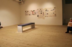 غجر يعرضون كلوحات حية في متحف بالسويد