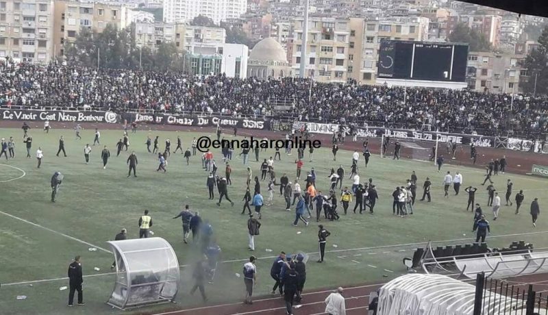 50 مصاب في مشادات بين أنصار “عين كرمس” و”السوقر” !!