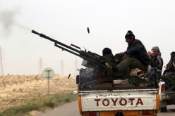 اندلاع اشتباكات بين القوات الموالية للقذافي والمعاضة المسلحة في مصراتة شرق طرابلس