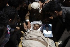 رئيس هيئة علماء اليمن يدعو الرئيس اليمني الى التنحي لانهاء “المهزلة”