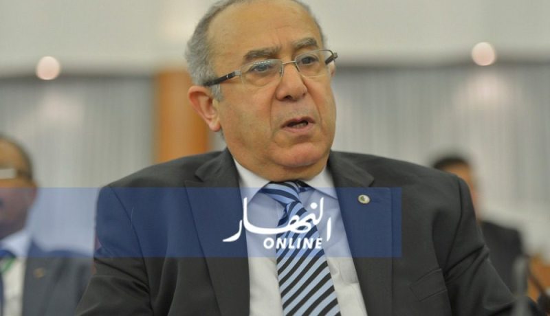 رمطان لعمامرة : “نحن حريصون دولة وشعبا على رفض أي تدخل في شؤوننا الداخلية”