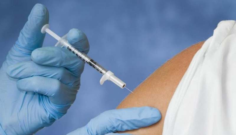 الجرعة الأولى موديرنا والثانية فايزر.. قصة أمريكي مع اللقاح