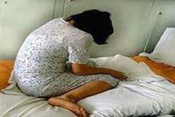 امرأة تتزوّج رجلين وتنجب منهما أطفالا في وقت واحد