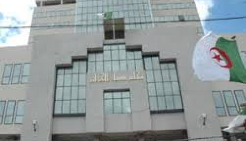 شاب يوهم فتاة قاصرا بالزواج عبر «الفايسبوك» ثم يسلبها 120 مليون سنتيم بالعاصمة