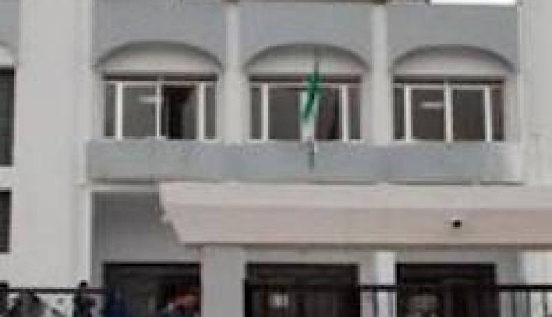 عامان حبسا لشاب اعتدى بالضرب على رجل وسرق حقيبة وقلادة زوجته في باتنة