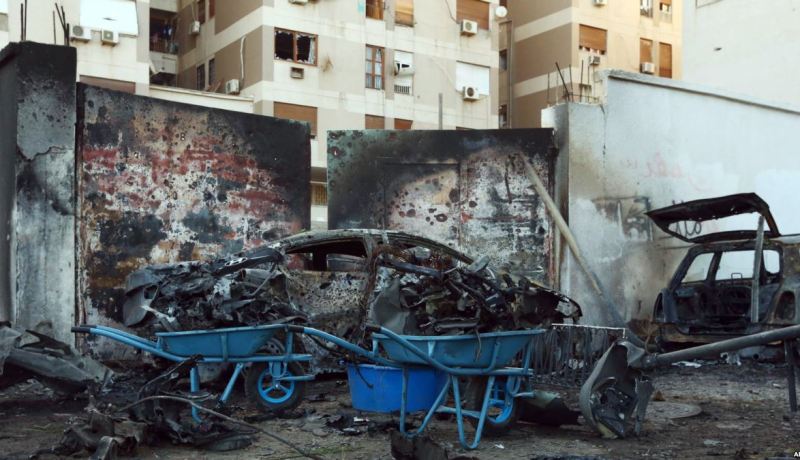 قتيلان و4 جرحى جراء سقوط قذائف عشوائية وسط العاصمة الليبية