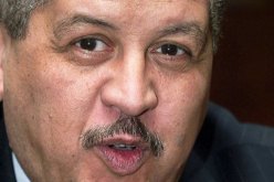 سلال يؤكد بورقلة على ضرورة ترقية النشاط الفلاحي ومساعدة الفلاحين