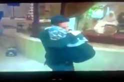 فيديو أكثر من رائع شاهد ماذا فعل هذا الشاب مع والدته يوم زفافه