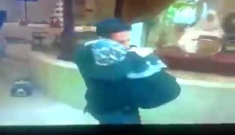 فيديو أكثر من رائع شاهد ماذا فعل هذا الشاب مع والدته يوم زفافه