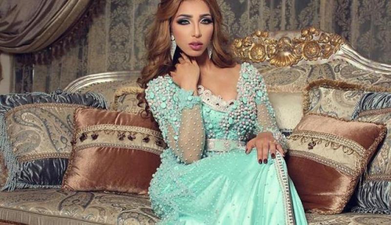 بالصّور دنيا بطمة تبدأ سنة 2017 في مكّة وترتدي الحجاب شاهدوا كيف تغيّرت