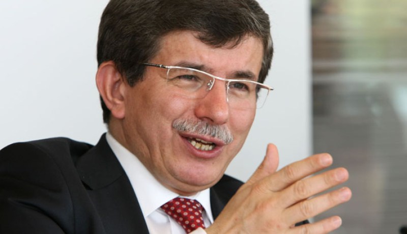 داود أوغلو يؤكد أن تركيا لاتطمع بأراضي الدول الأخرى