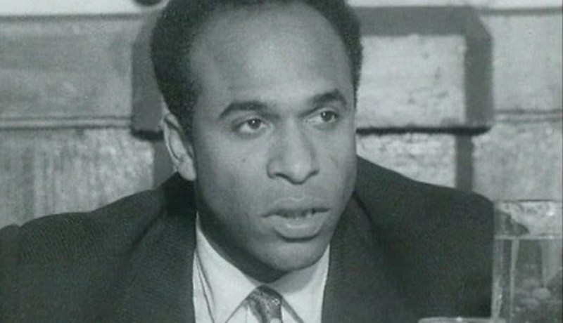 “اينسولا” عرض فني تكريما لفرانتز فانون في جولة دولية 