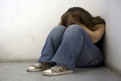 التحقيق مع 4 شباب متهمين برمي فتاة قاصر من الطابق الرابع في عين البنيان