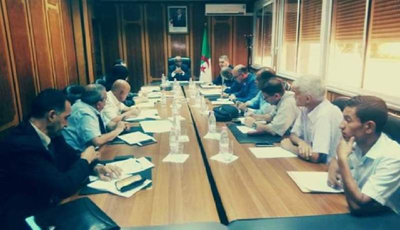 وزير التكوين المهني يأمر بالتكفل بانشغالات ومشاكل عمال القطاع