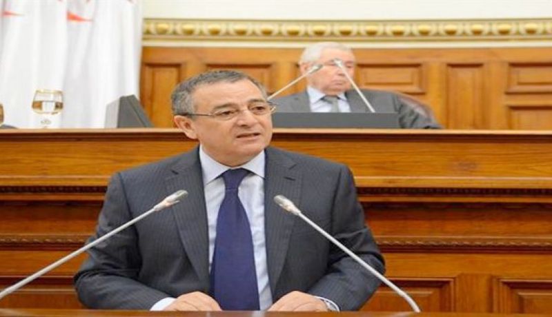 عبد السلام بوشوارب يعرض نص القانون المتعلق بترقية الاستثمار على مجلس الأمة