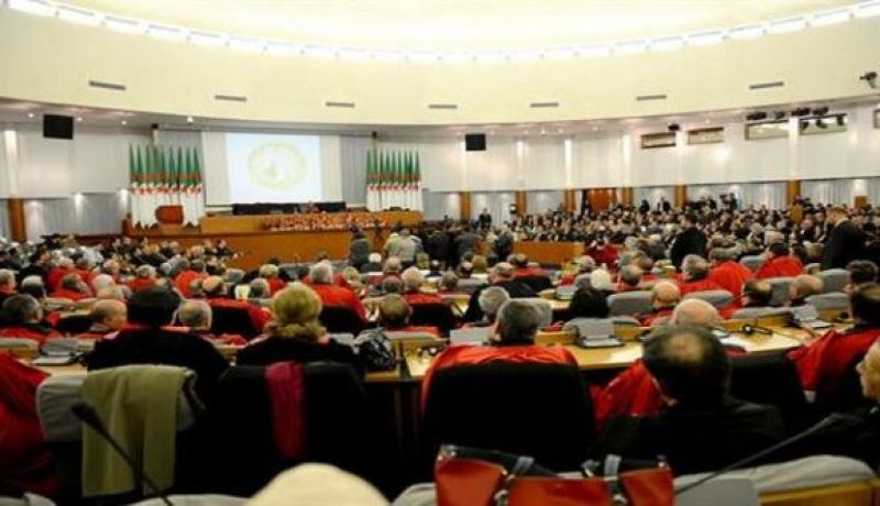 لجنة الإشراف تفصل في 90 اخطارا معظمها تتعلق بالنشر العشوائي للملصقات
