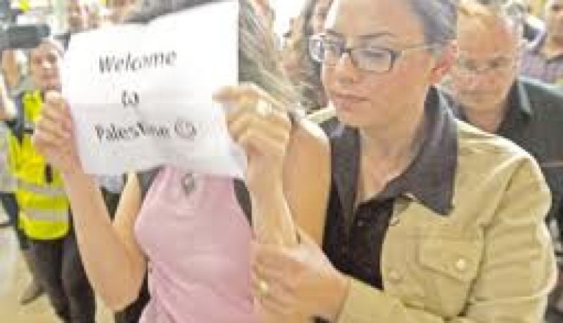 إبعاد 9 فرنسيين مؤيدين للفلسطينيين بعد وصولهم إلى مطار بن غوريون