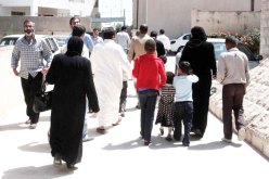 ء520لاجئًا سوريا يجتازون السياج الحدودى مع الأردن هربًا من العنف