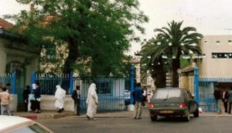 مصلحة التوليد بمستشفى ''بارني'' تغرق في الأوساخ