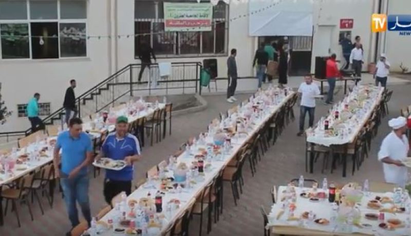بالفيديو.. مديرية الخدمات الجامعية بالعفرون تنظم إفطارا جماعيا للطلبة