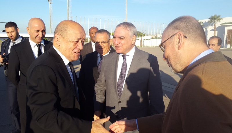 بالصور.. وصول وزير الخارجية الفرنسي إلى الجزائر