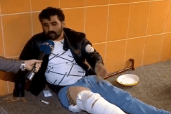 امرأة تضرب زوجها وترميه من السطح