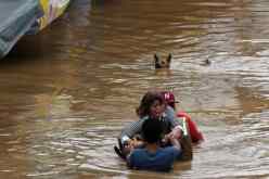 الفيليبين: هلاك ما لا يقل عن 90 شخصا في عاصفة استوائية