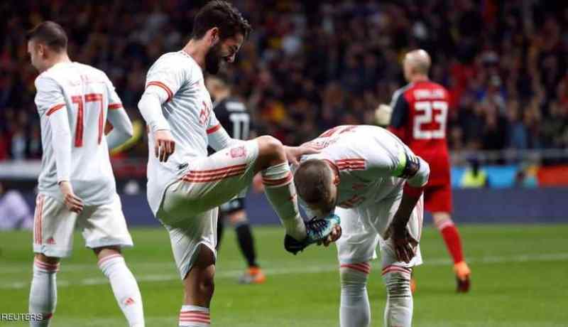 راموس يُقبل حذاء إيسكو !