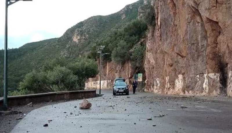 بجاية: منع حركة المرور نحو رأس كاربون وزيڤواد وعقوبات للمخالفين