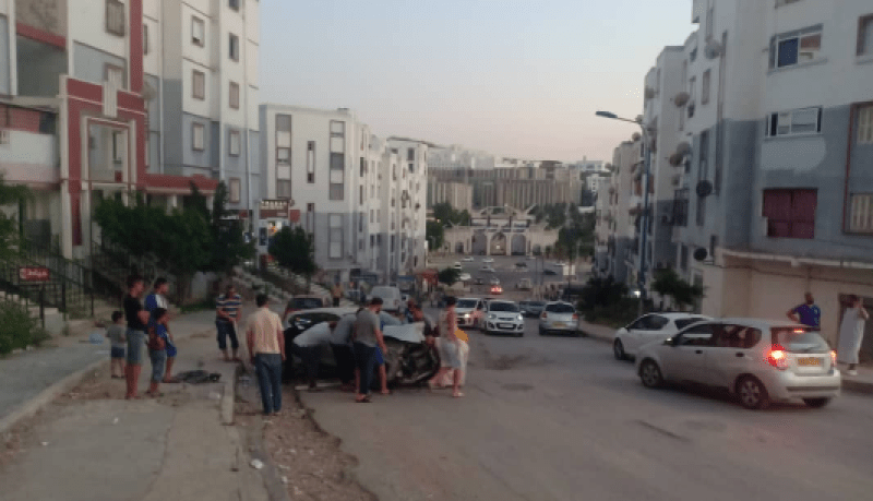 عنابة: قتيل وجريحان في اصطدام تسلسلي لشاحنة خلط الخرسانة بالبوني