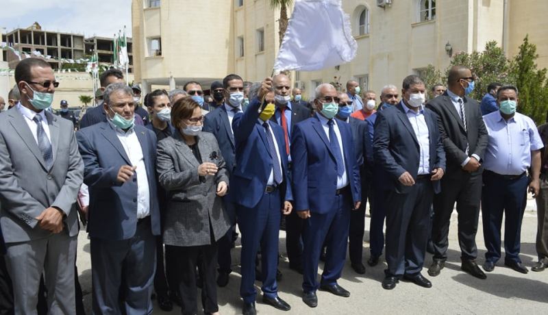 بن بوزيد وكريكو يشرفان على انطلاق قافلة تضامنية لمناطق الظل بخنشلة