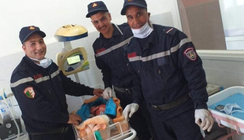 البليدة: امرأة تضع مولودها داخل سيارة الإسعاف