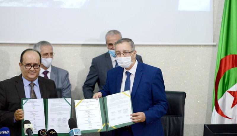 توقيع برتوكولات بين مجمع ألجيريا كوربورايت إينوفرستيز والمديرية العامة للبحث العلمي والتطوير التكنولوجي
