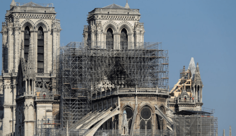البرلمان الفرنسي يصادق على مشروع قانون ترميم كاتدرائية “نوتردام”