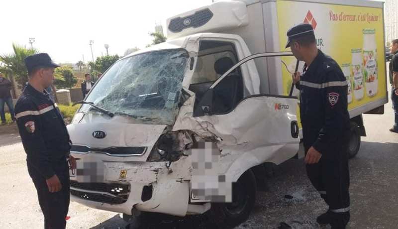 وهران: إصابة شخص في حادث اصطدام حافلة بشاحنة