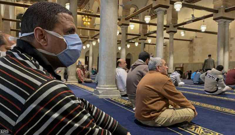 مصر تفتح دور العبادة اليوم وتستثني صلاة الجمعة وقدّاس الأحد