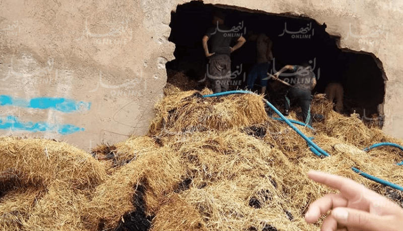 بالصور.. حريق يأتي على 6500 ربطة تبن بأم البواقي