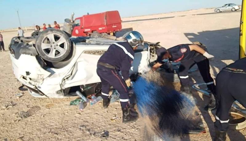 الوادي: وفاة شخص وإصابة 3 آخرين في انحراف وانقلاب سيارة