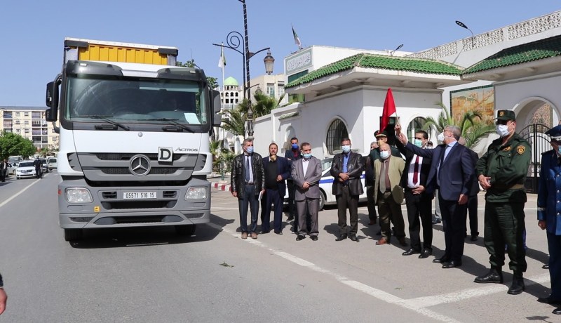 ولاية المدية تتبرع للبليدة بشاحنات محملة بالفرينة والسميد والزيوت ومواد أخرى