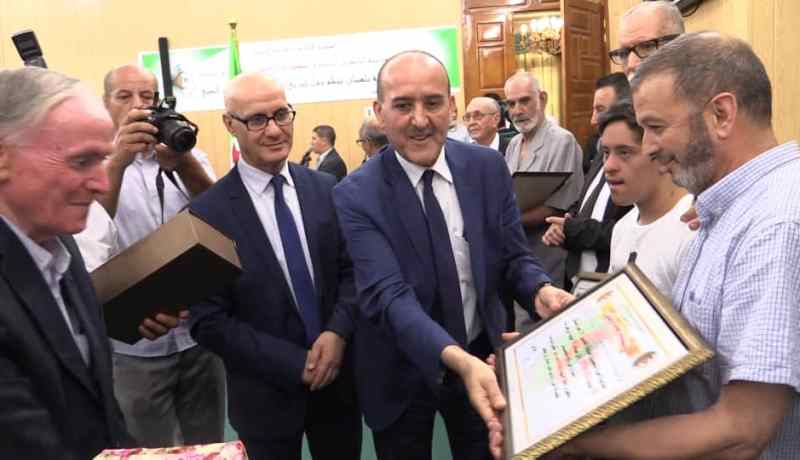 تلمسان.. وزير السكن يشرف على عملية توزيع أزيد 6500 وحدة سكنية بمختلف الصيغ