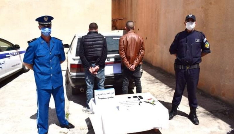 قسنطينة: توقيف شخصين يحترفان السرقة من داخل المركبات