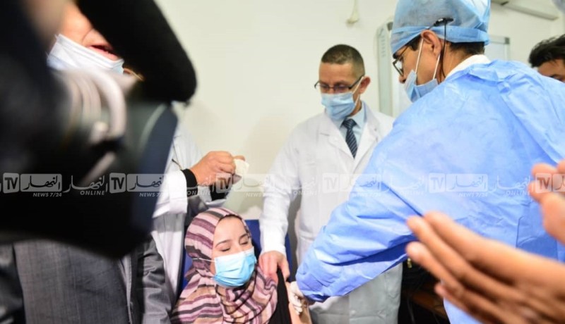 هذا ما قالته أول طبيبة تتلقى جرعة من لقاح سبوتنيك v في الجزائر