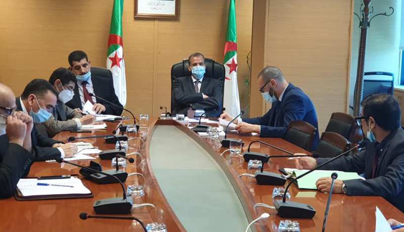 رزيق يترأس اجتماعين منفصلين لمديريتي التجارة الخارجية وضبط النشاطات وتنظيمها