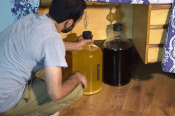 وفاة 16 شخصا وتسمم 151 آخرين بسبب تعاطيهم لخمور فاسدة في إيران