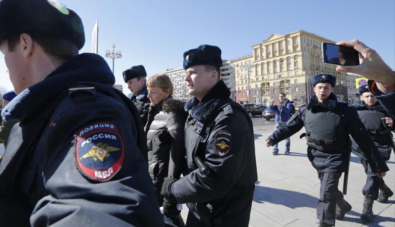 اعتقال مسلح بروسيا طعن شخصين في كنيسة