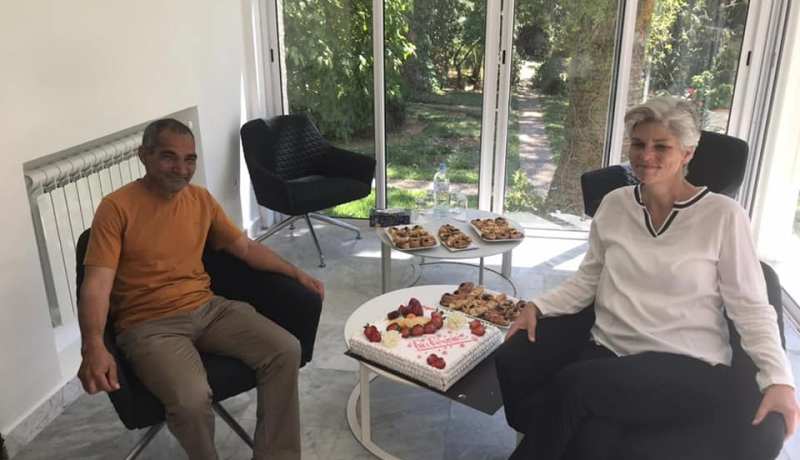 بالصور.. سفارة هولندا بالجزائر تكرم “بستانيا” أحيل على التقاعد