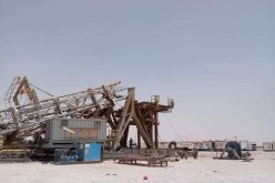 سقوط حفارة بحوض الحمراء في حاسي مسعود أثناء تحويلها دون تسجيل ضحايا