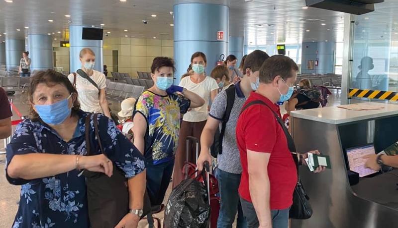 الجوية الجزائرية تعيد 57 رعية روسي إلى بلادهم