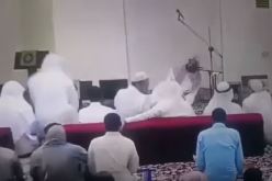 بالفيديو .. وفاة الإمام القرشي على المباشر داخل المسجد بالسعودية