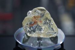 بيع “ألماسة السلام” بـ 6.5 مليون دولار